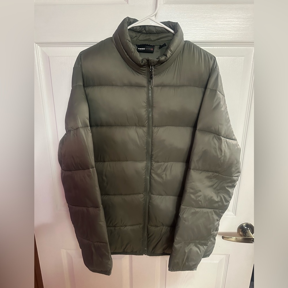SwissTech Men’s Puffer Jacket Medium